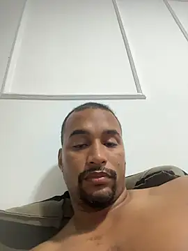 Snapshot of casalbrhot25 chatting on November 4, 1:59 am casalbrhot25 online show from November 4, 1:59 am