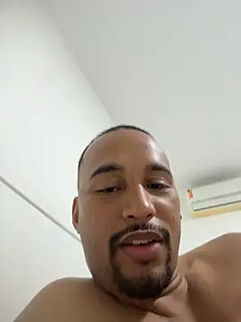 Snapshot of casalbrhot25 chatting on November 11, 3:17 am casalbrhot25 online show from November 11, 3:17 am