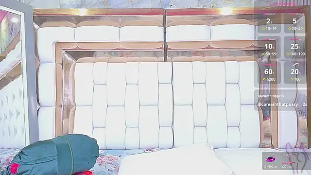 Snapshot of matureahomegirl chatting on April 9, 3:06 am matureahomegirl online show from April 9, 3:06 am