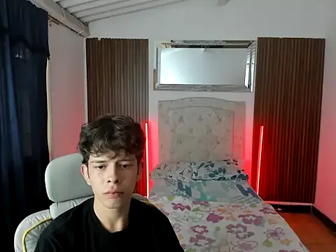 Snapshot of dilan_orduz chatting on October 19, 1:01 pm dilan orduz online show from October 19, 1:01 pm