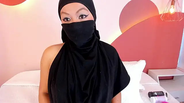 SophiaBeckerr online show from October 19, 1:45 pm