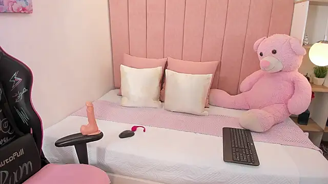 Snapshot of dulce_morbida chatting on December 15, 9:41 pm dulce morbida online show from December 15, 9:41 pm