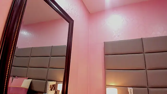 Snapshot of Isabella_Marsh chatting on October 30, 12:39 pm Isabella Marsh online show from October 30, 12:39 pm