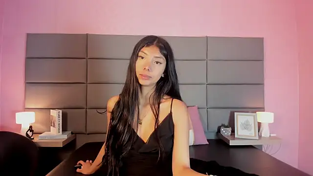 Snapshot of Isabella_Marsh chatting on November 21, 1:10 pm Isabella Marsh online show from November 21, 1:10 pm