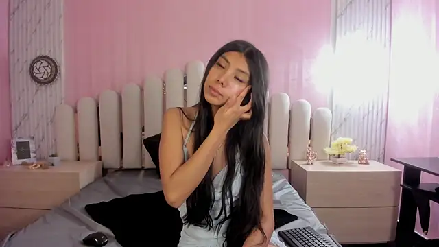 Snapshot of Isabella_Marsh chatting on December 1, 12:32 pm Isabella Marsh online show from December 1, 12:32 pm