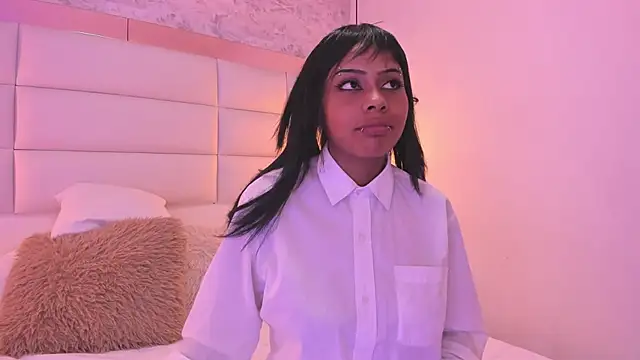 Snapshot of Sofia_clk chatting on November 10, 3:05 am Sofia clk online show from November 10, 3:05 am