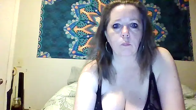 Snapshot of curvymaturemaryjane chatting on June 22, 3:08 am curvymaturemaryjane online show from June 22, 3:08 am