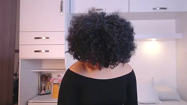 Snapshot of MartiRuis10 chatting on October 27, 9:19 pm MartiRuis10 online show from October 27, 9:19 pm