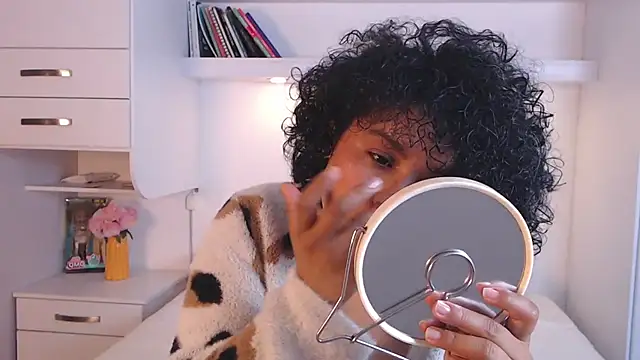 Snapshot of MartiRuis10 chatting on December 4, 10:18 pm MartiRuis10 online show from December 4, 10:18 pm