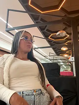 KIMBERLYPULIDO online show from October 30, 2:24 am