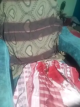 Snapshot of DesiBlackBull chatting on October 31, 5:14 pm DesiBlackBull online show from October 31, 5:14 pm