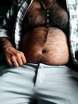 Snapshot of DesiBlackBull chatting on December 1, 10:20 am DesiBlackBull online show from December 1, 10:20 am