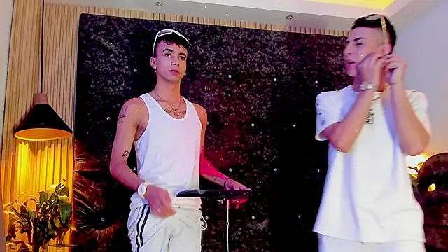 the fenix boy online show from October 25, 8:36 pm