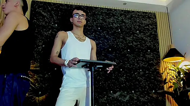 the fenix boy online show from October 29, 9:27 pm