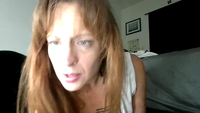 Snapshot of LoveLibz169 chatting on November 9, 6:12 am LoveLibz169 online show from November 9, 6:12 am