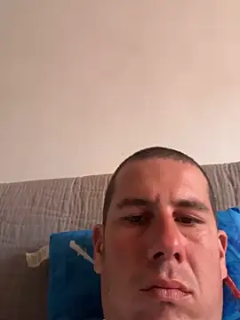 Snapshot of Szeximado31 chatting on April 10, 12:32 pm Szeximado31 online show from April 10, 12:32 pm