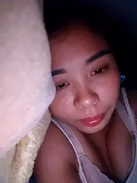 Snapshot of Squirrel-Pear chatting on October 28, 10:45 pm Squirrel-Pear online show from October 28, 10:45 pm