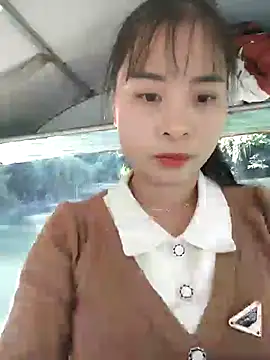 Snapshot of Squirrel-Pear chatting on November 23, 3:17 am Squirrel-Pear online show from November 23, 3:17 am