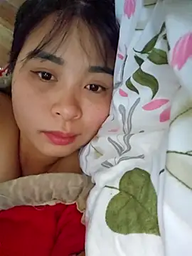 Snapshot of Squirrel-Pear chatting on November 28, 12:02 am Squirrel-Pear online show from November 28, 12:02 am