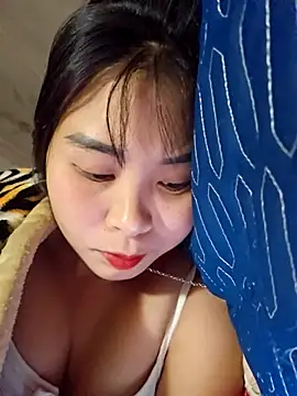 Snapshot of Squirrel-Pear chatting on December 5, 12:58 pm Squirrel-Pear online show from December 5, 12:58 pm