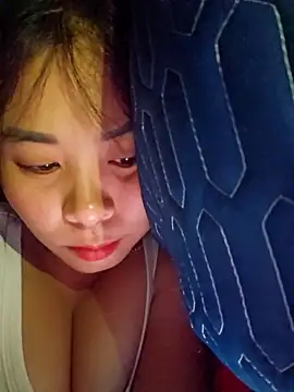 Snapshot of Squirrel-Pear chatting on December 13, 11:54 pm Squirrel-Pear online show from December 13, 11:54 pm