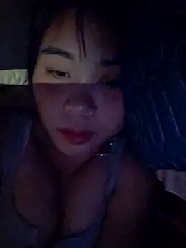 Snapshot of Squirrel-Pear chatting on December 15, 8:24 pm Squirrel-Pear online show from December 15, 8:24 pm