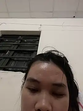 Snapshot of Bong-g chatting on July 10, 3:47 pm Bong-g online show from July 10, 3:47 pm