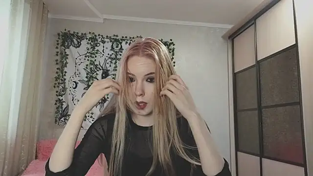 VETT KITTY online show from November 24, 6:24 am