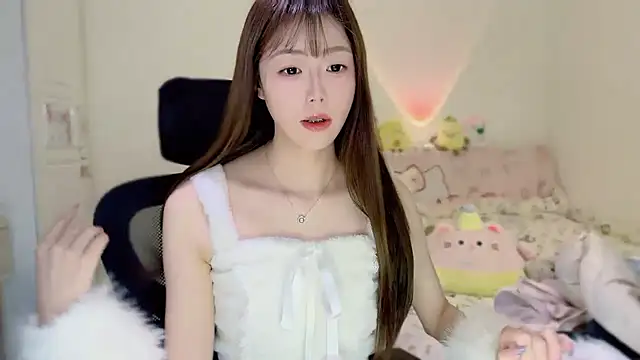 Snapshot of Onecutelittle chatting on November 26, 1:06 am Onecutelittle online show from November 26, 1:06 am