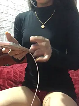 Snapshot of Kylie_beem chatting on November 17, 1:44 am Kylie beem online show from November 17, 1:44 am