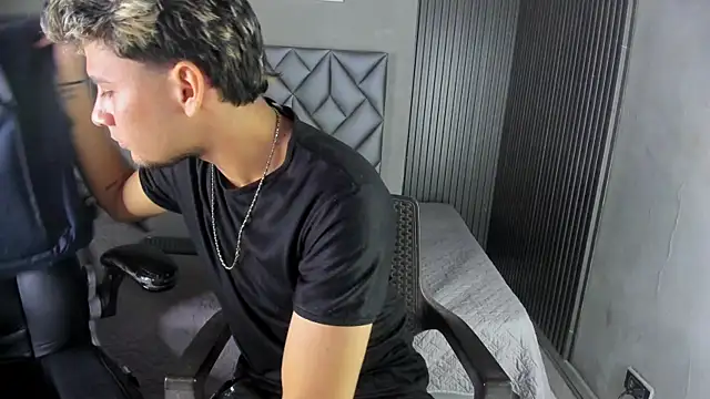 Alan-Smith1 online show from November 24, 7:46 pm