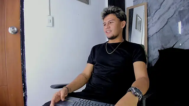 Alan-Smith1 online show from November 26, 8:10 pm