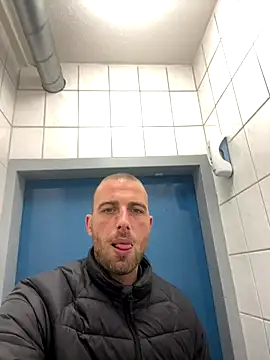 Rotteei1 online show from November 17, 12:33 pm