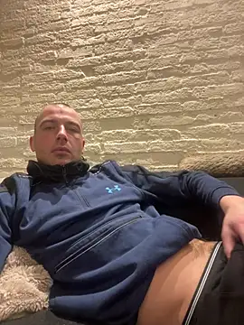 Snapshot of Rotteei1 chatting on January 18, 8:29 am Rotteei1 online show from January 18, 8:29 am