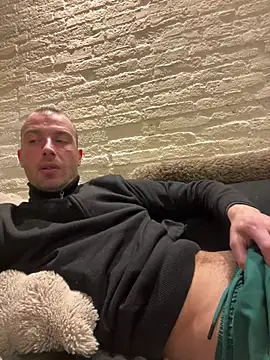 Snapshot of Rotteei1 chatting on February 5, 5:06 pm Rotteei1 online show from February 5, 5:06 pm