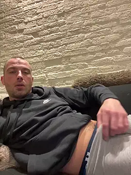 Snapshot of Rotteei1 chatting on February 6, 6:22 pm Rotteei1 online show from February 6, 6:22 pm