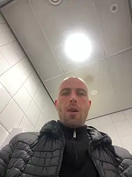 Snapshot of Rotteei1 chatting on February 9, 9:13 am Rotteei1 online show from February 9, 9:13 am