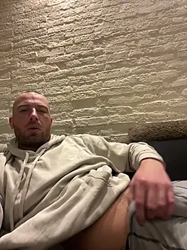 Snapshot of Rotteei1 chatting on February 15, 9:08 am Rotteei1 online show from February 15, 9:08 am