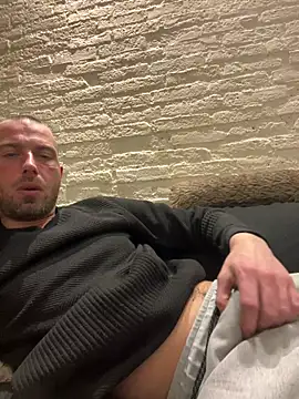 Snapshot of Rotteei1 chatting on February 16, 10:06 pm Rotteei1 online show from February 16, 10:06 pm