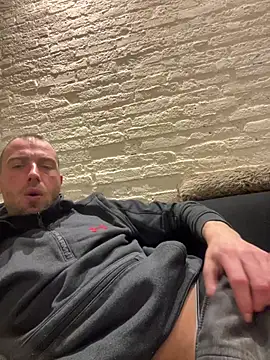 Snapshot of Rotteei1 chatting on February 28, 9:05 pm Rotteei1 online show from February 28, 9:05 pm