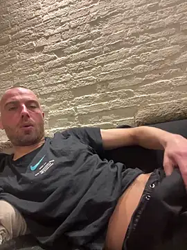 Snapshot of Rotteei1 chatting on March 2, 10:44 am Rotteei1 online show from March 2, 10:44 am