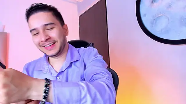 Snapshot of mike_257 chatting on November 14, 11:53 am mike 257 online show from November 14, 11:53 am