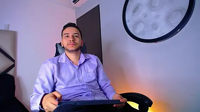 Snapshot of mike_257 chatting on December 17, 11:49 am mike 257 online show from December 17, 11:49 am