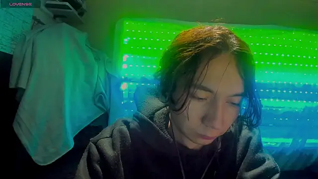 najimi uwu online show from November 15, 2:35 pm