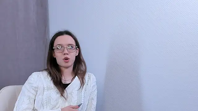 Snapshot of FabiolaCowing chatting on October 21, 4:08 pm FabiolaCowing online show from October 21, 4:08 pm