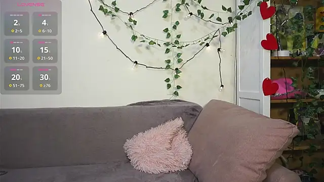 Snapshot of FabiolaCowing chatting on November 22, 6:07 pm FabiolaCowing online show from November 22, 6:07 pm