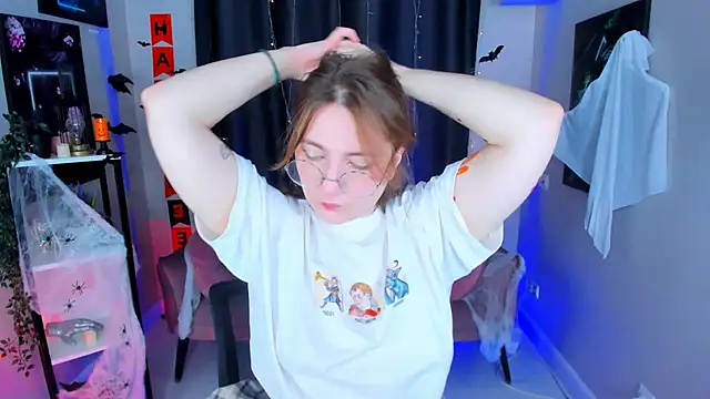 Snapshot of fairy_tara chatting on November 1, 1:35 pm fairy tara online show from November 1, 1:35 pm