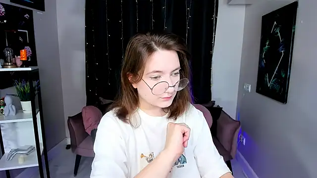 Snapshot of fairy_tara chatting on November 13, 9:03 pm fairy tara online show from November 13, 9:03 pm