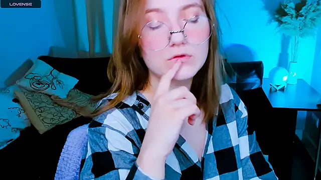 Snapshot of fairy_tara chatting on December 2, 2:34 pm fairy tara online show from December 2, 2:34 pm