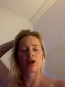 Snapshot of milfdawn chatting on October 18, 6:08 pm milfdawn online show from October 18, 6:08 pm